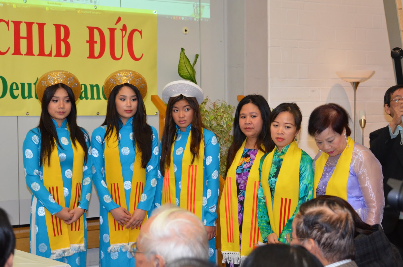 hoi-luan-tai-monchengladbach-duc-quoc-052